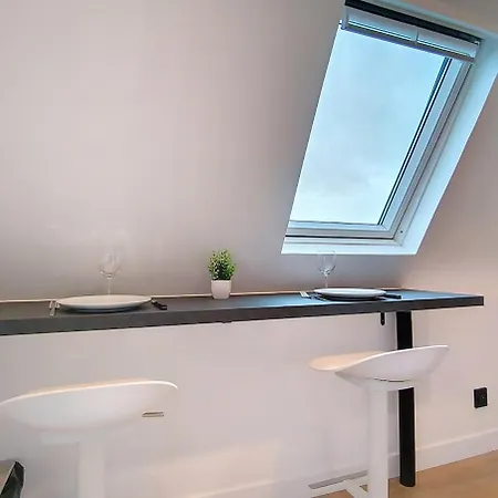 Apartment Vie D'artiste Argenteuil, Seul A Son Etage
