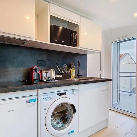 Vie D'artiste Argenteuil, Seul A Son Etage *